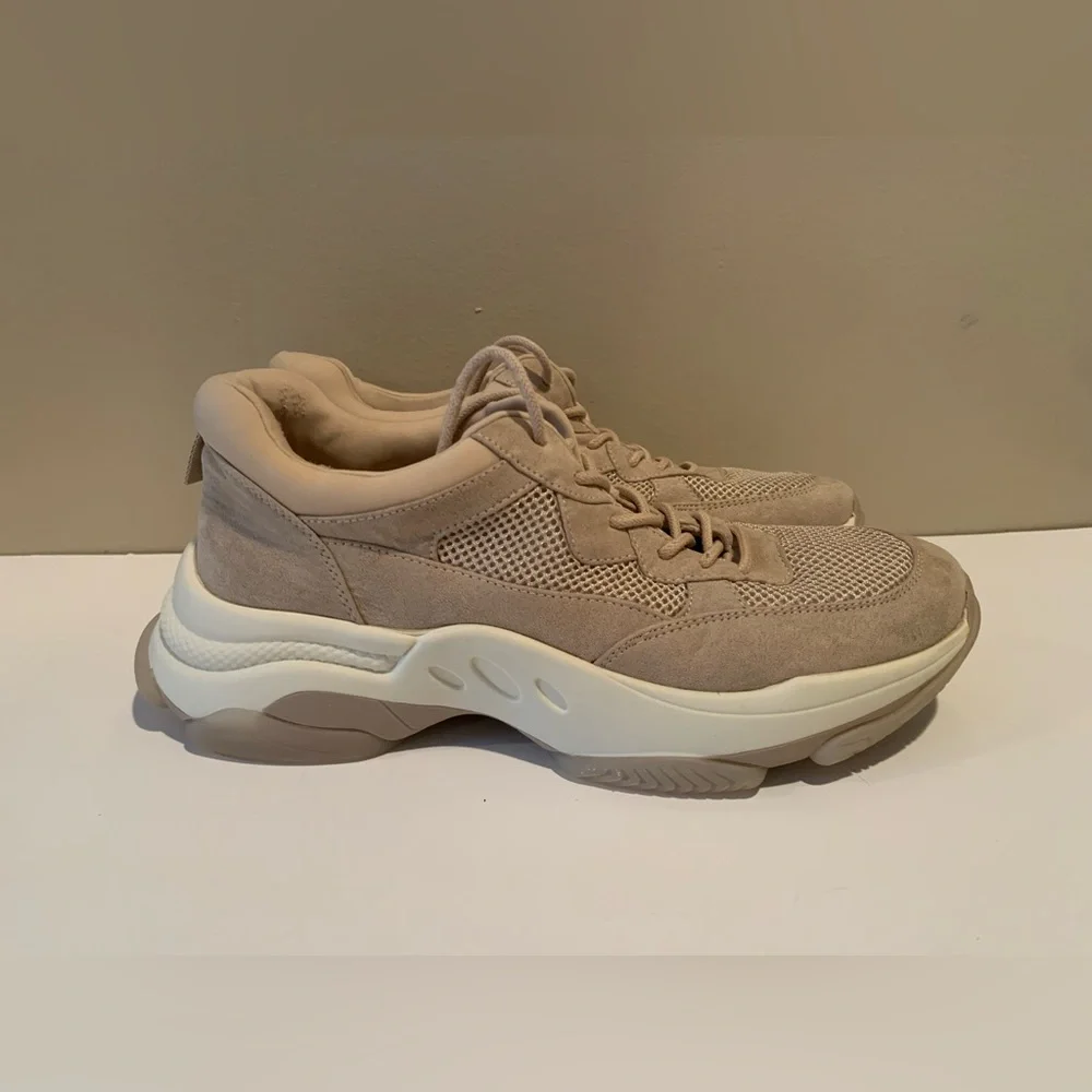 Steve Madden Yachi Beige Size‎ 9